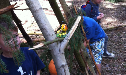 seltsame Bewohner können dir im Wald begegnen